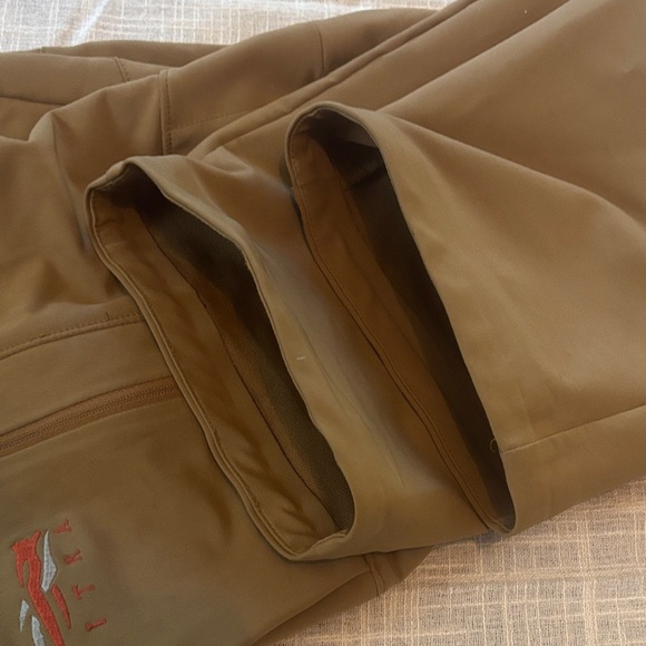 Sitka Mountain Pant in Color Dirt - Picture 7 of 9